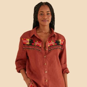 Camisa Alfaiataria Bordada